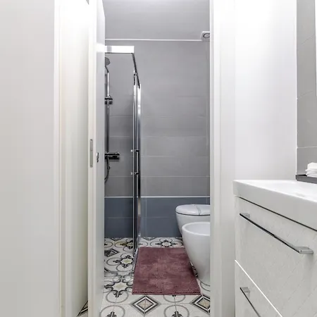 Urban Nest Inama Appartement *